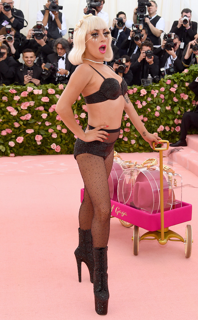 https://akns-images.eonline.com/eol_images/Entire_Site/201946/rs_634x1024-190506144615-634-2019-met-gala-red-carpet-fashions-lady-gaga.cm.5619.jpg?fit=inside|750:*&output-quality=90